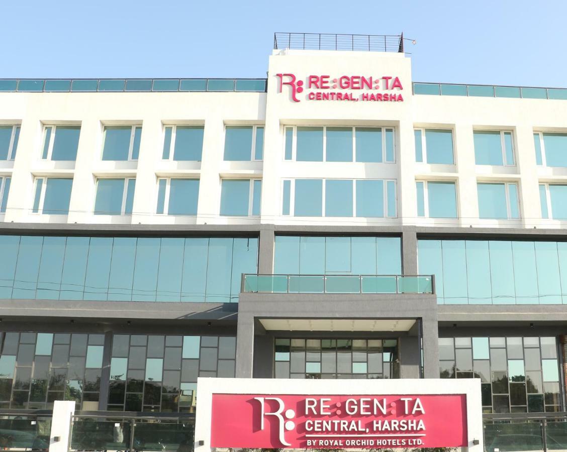 Regenta Central Harsha Vapi Pardi Exterior foto